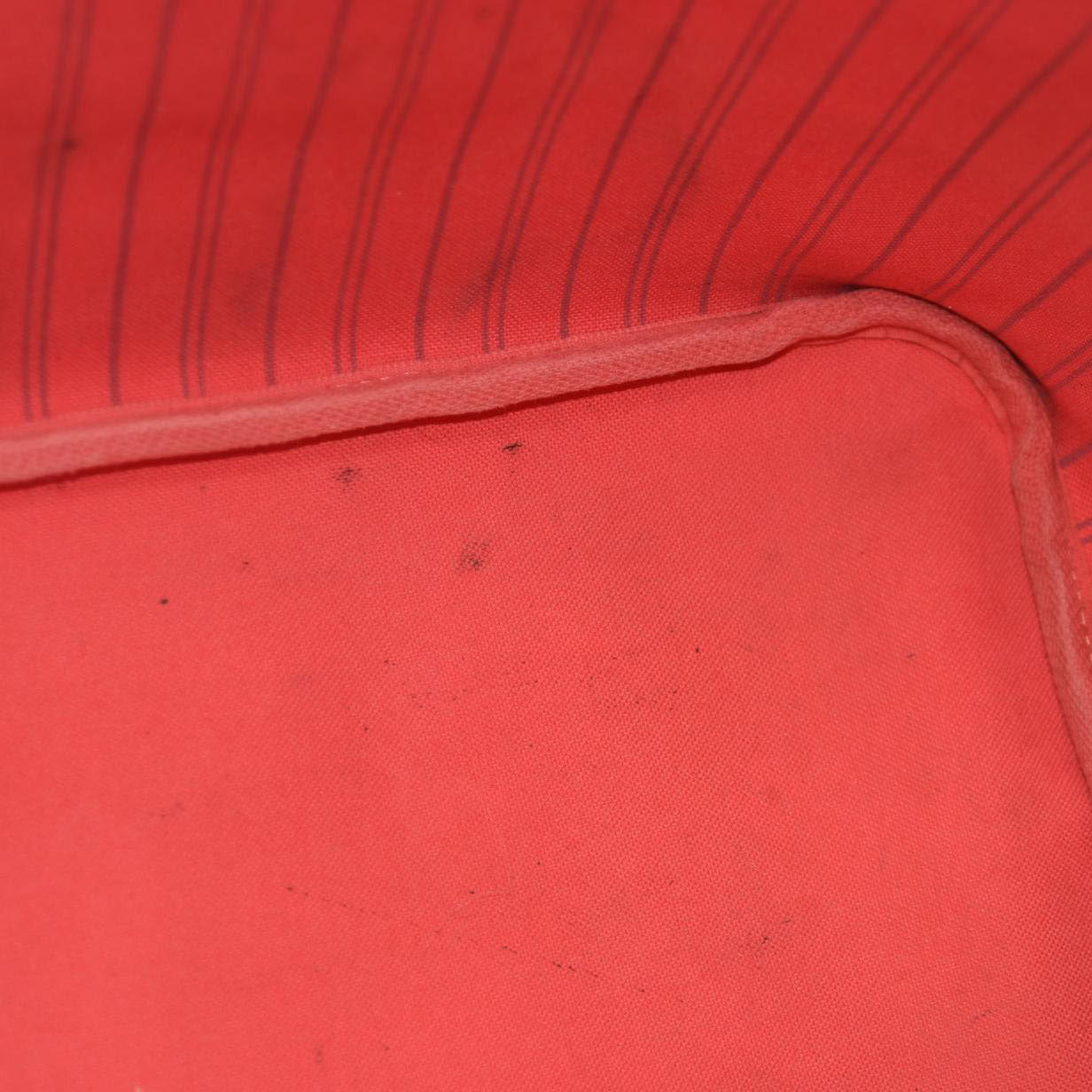 Louis Vuitton  Monogram V Neverfull MM Grenade