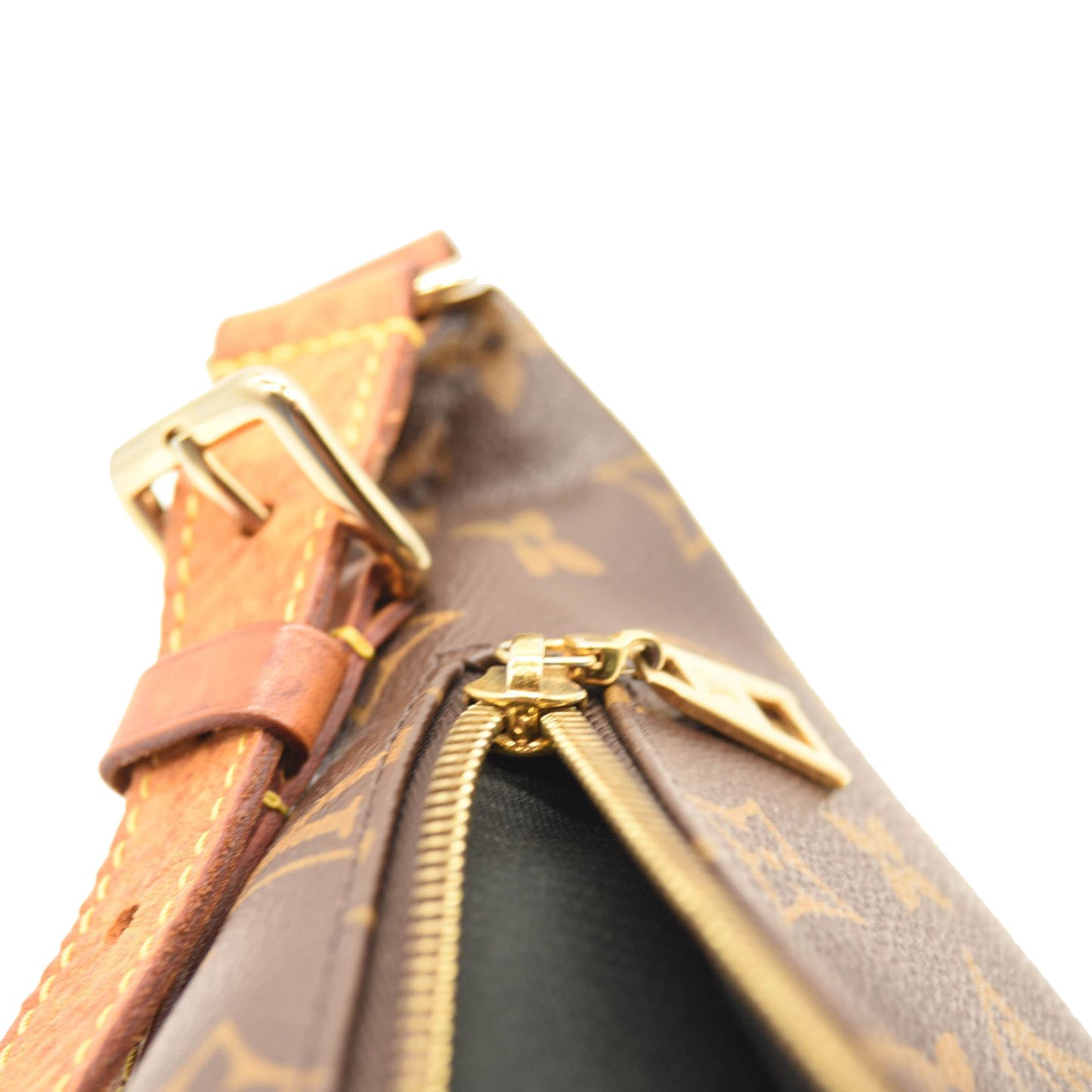 LOUIS VUITTON Monogram Bumbag MI3108