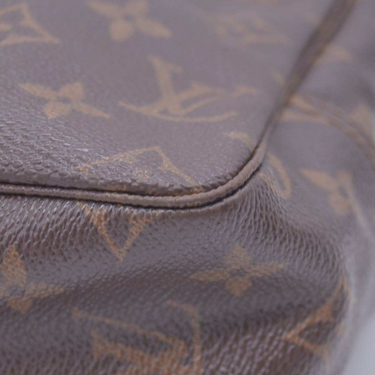 $600 1984 Louis Vuitton Cosmetic Pouch Trousse Toilette 28 844