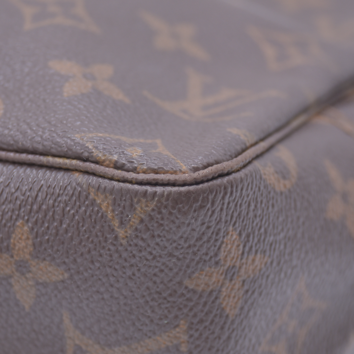 $600 1984 Louis Vuitton Cosmetic Pouch Trousse Toilette 28 844