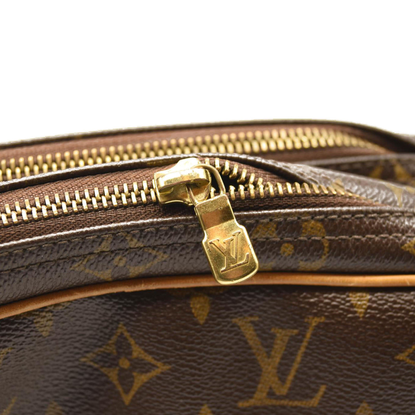 LOUIS VUITTON Monogram Reporter PM