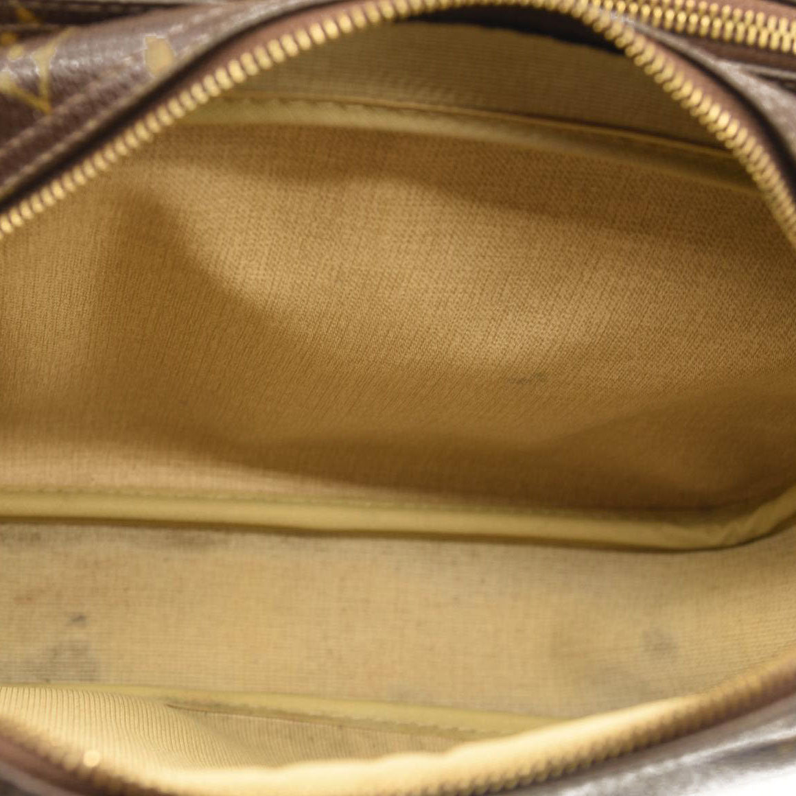 LOUIS VUITTON Monogram Reporter PM