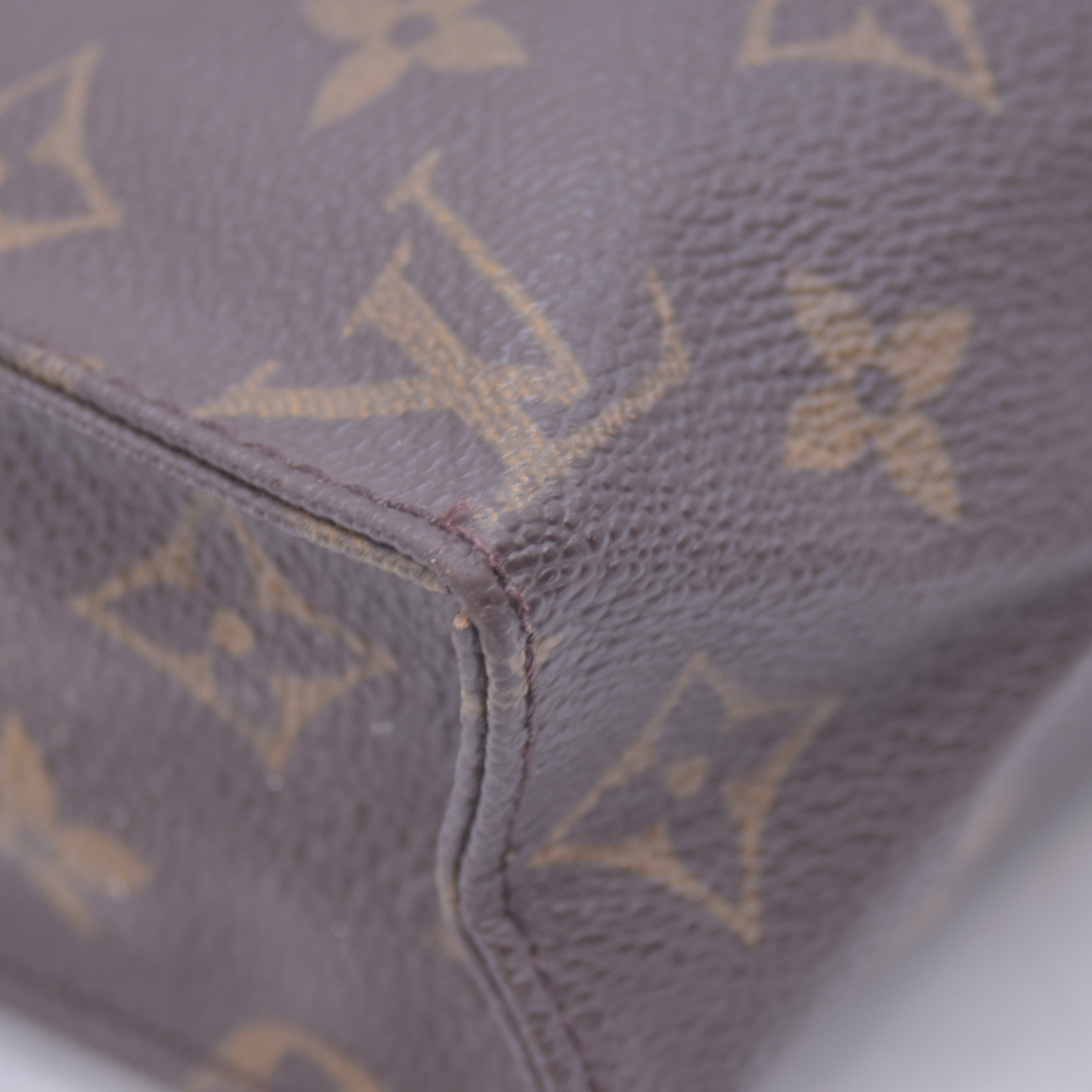 $540 1988 Louis Vuitton Monogram Toiletry 19 884TH