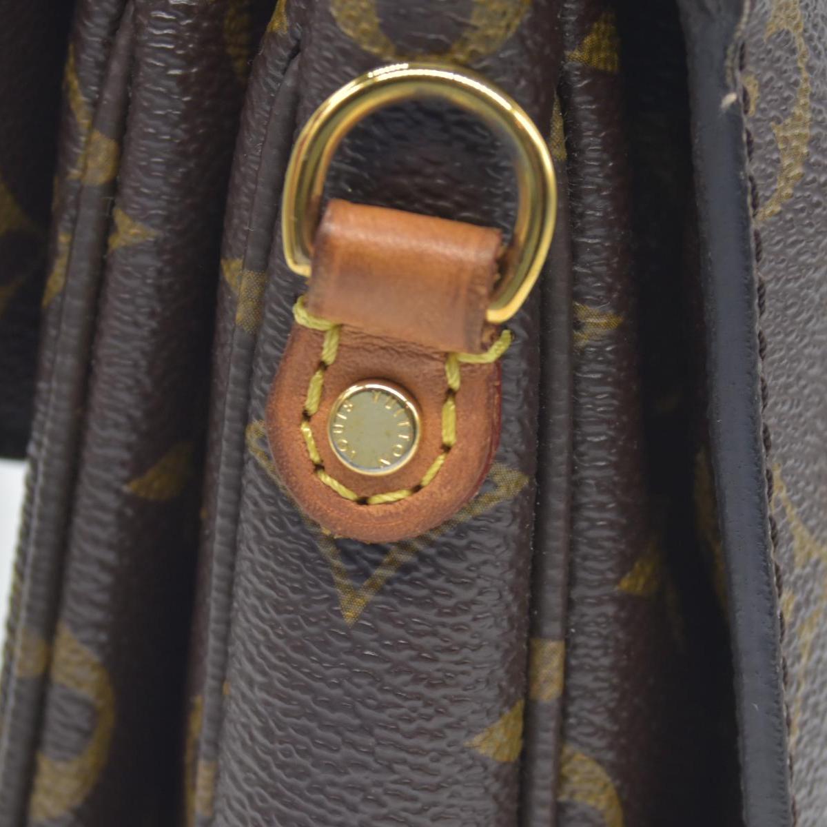 $2750 2012 Louis Vuitton  Monogram Pochette Metis AR1228