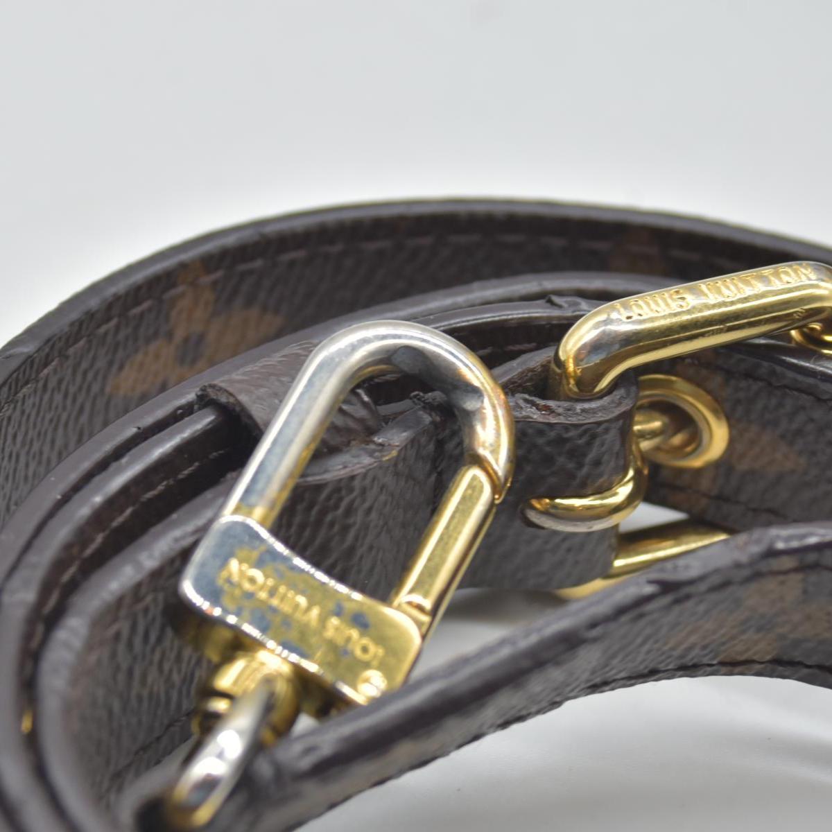 $2750 2012 Louis Vuitton  Monogram Pochette Metis AR1228