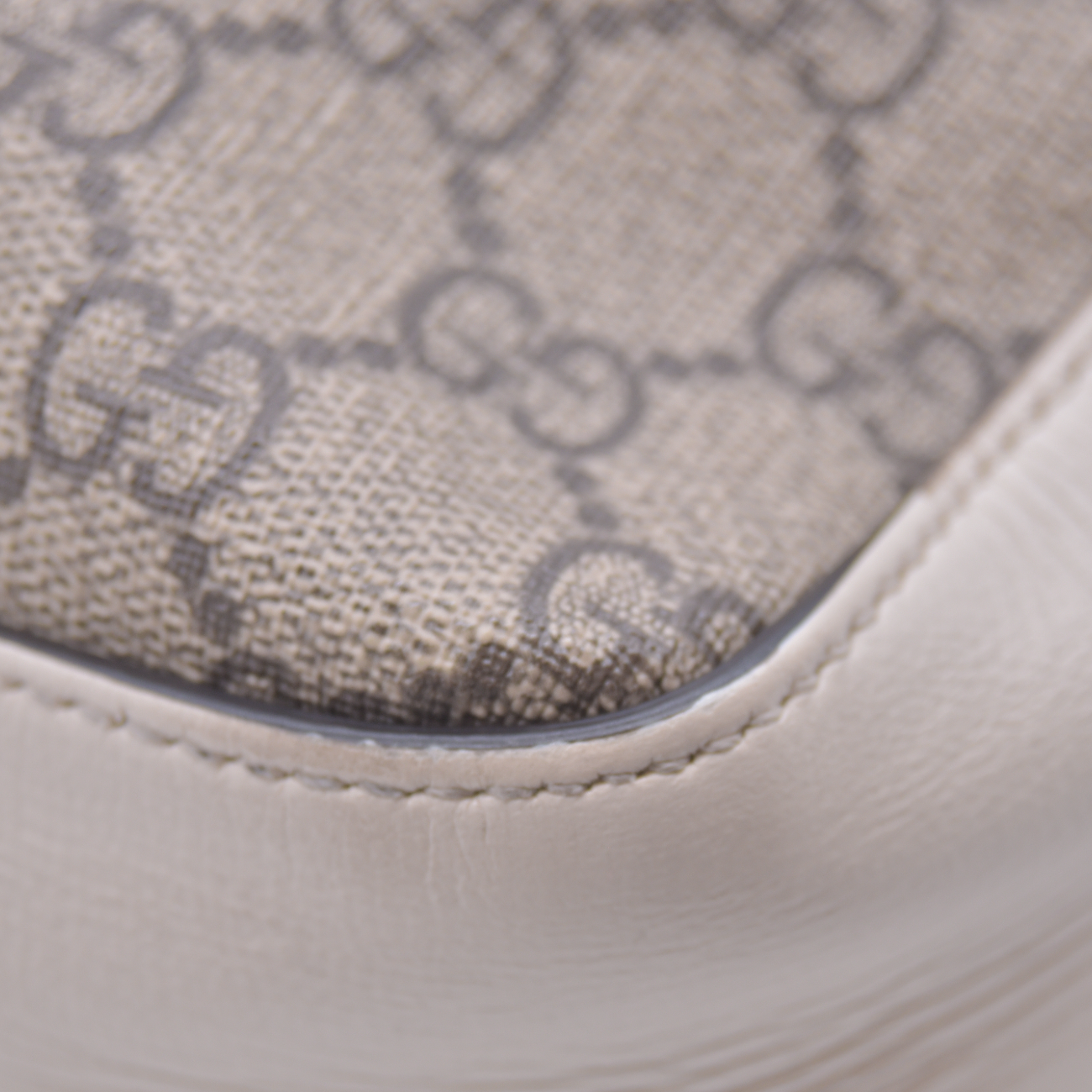 $1650 Gucci GG Supreme Monogram Small Horsebit 1955 Shoulder Bag Beige Mystic White
