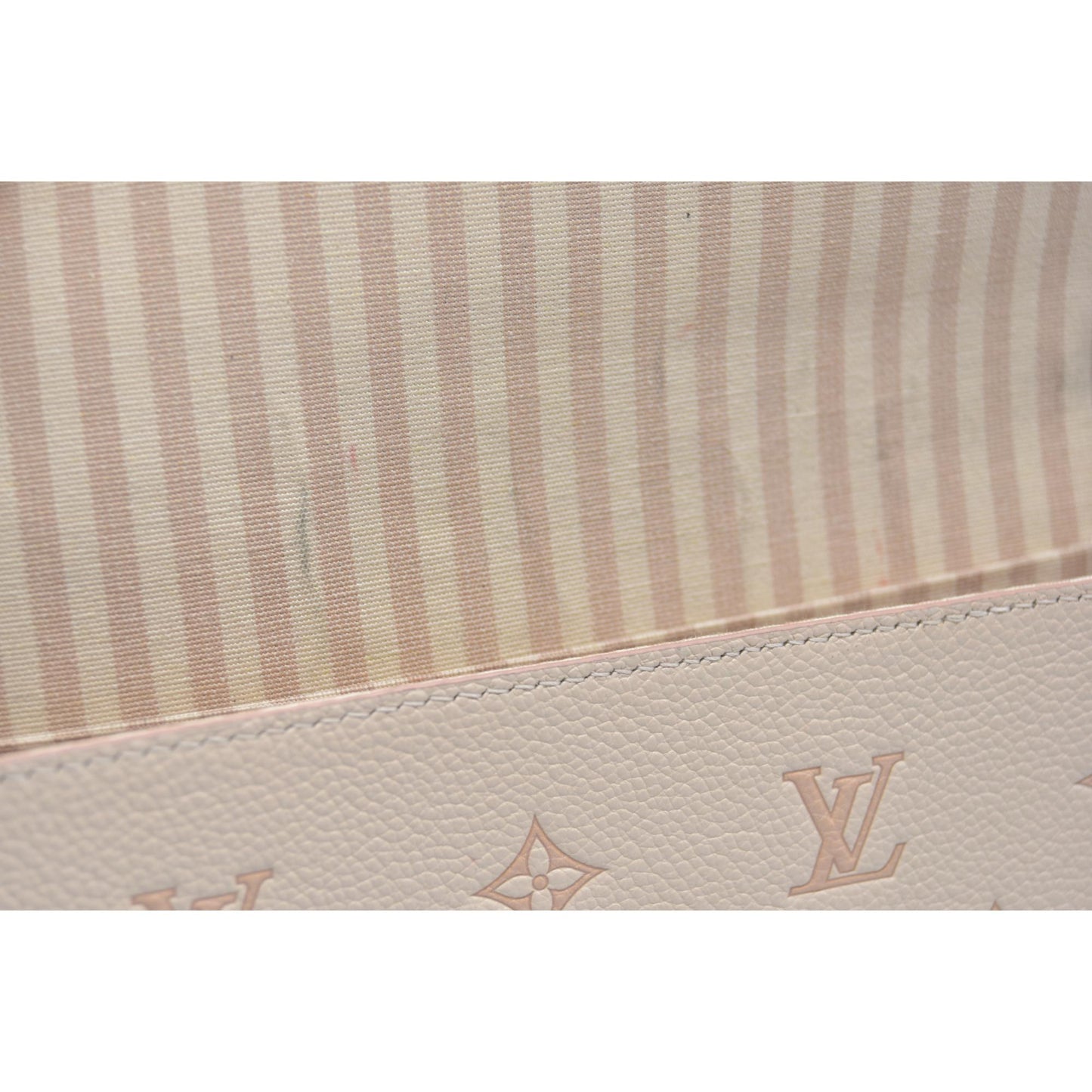 $1990 Louis Vuitton House's signature Monogram Pochette Félicie Bicolor Eden