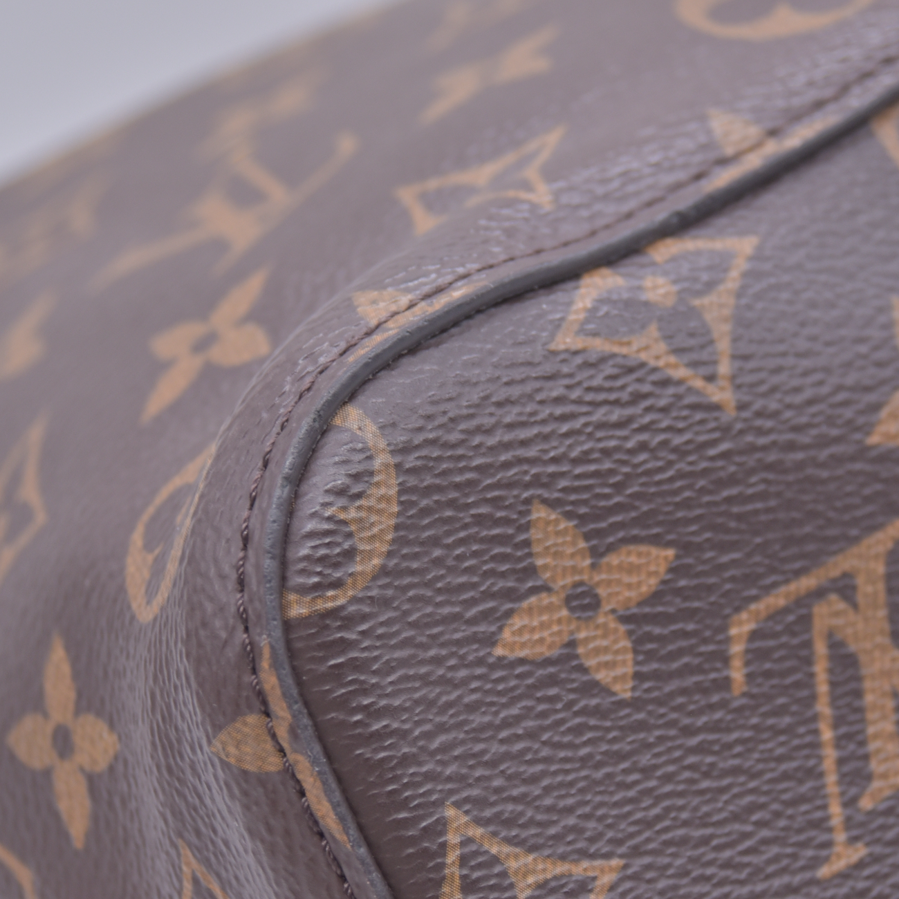 $2370 2017 Louis Vuitton Monogram Neonoe MM Rose Poudre MI1157