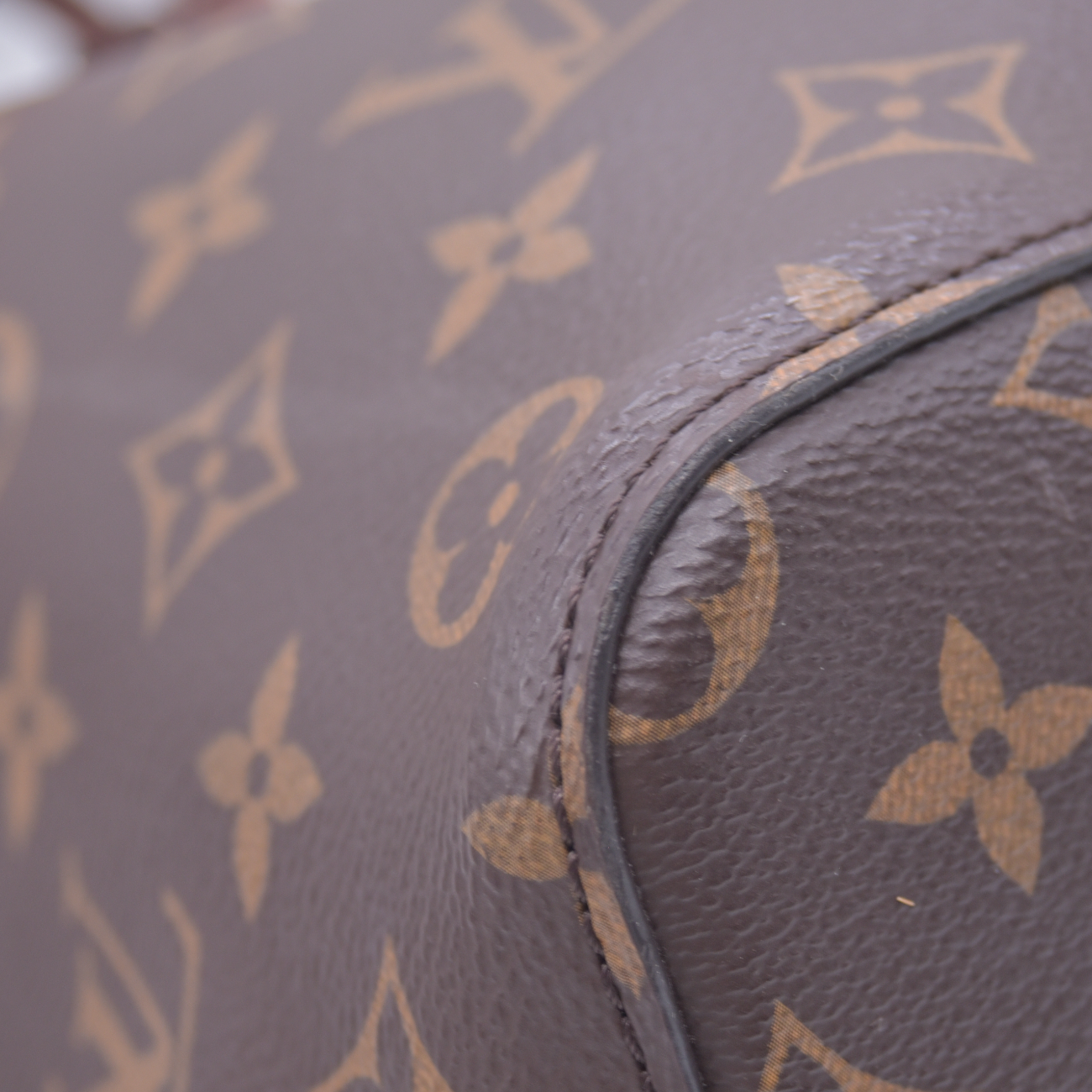 $2370 2017 Louis Vuitton Monogram Neonoe MM Rose Poudre MI1157