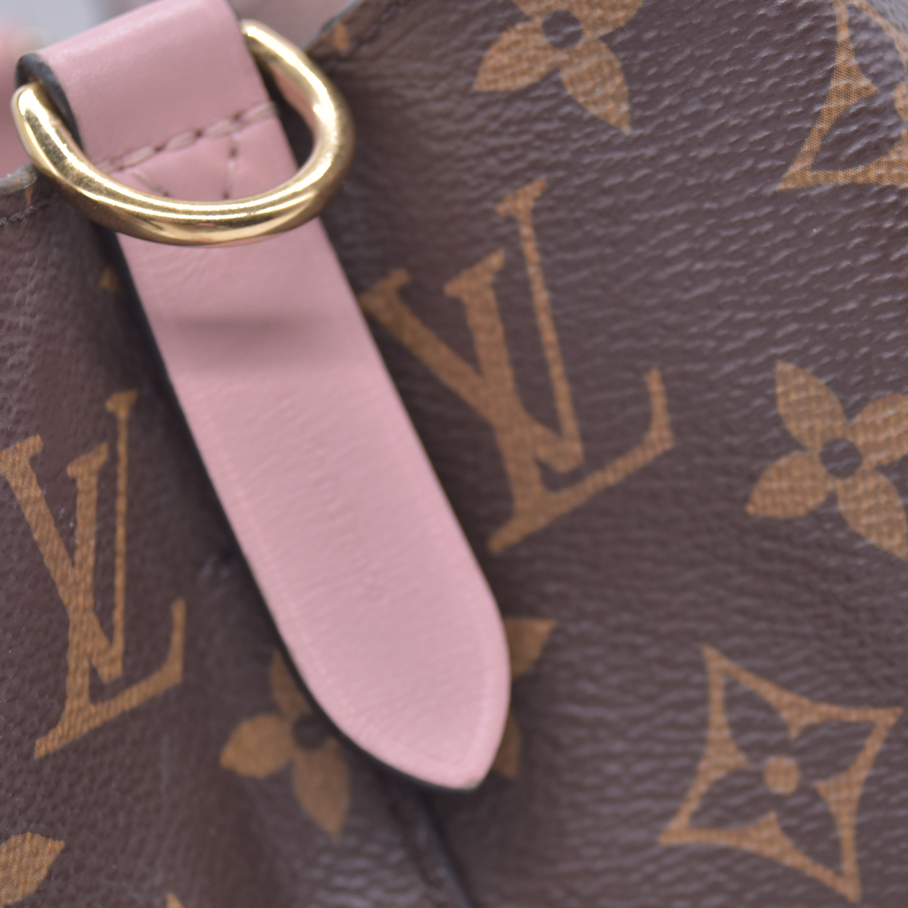 $2370 2017 Louis Vuitton Monogram Neonoe MM Rose Poudre MI1157