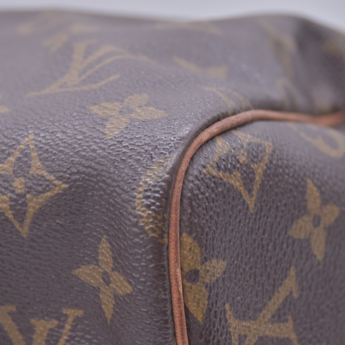 $1550 1990 Louis Vuitton Monogram Speedy 30 VI1900