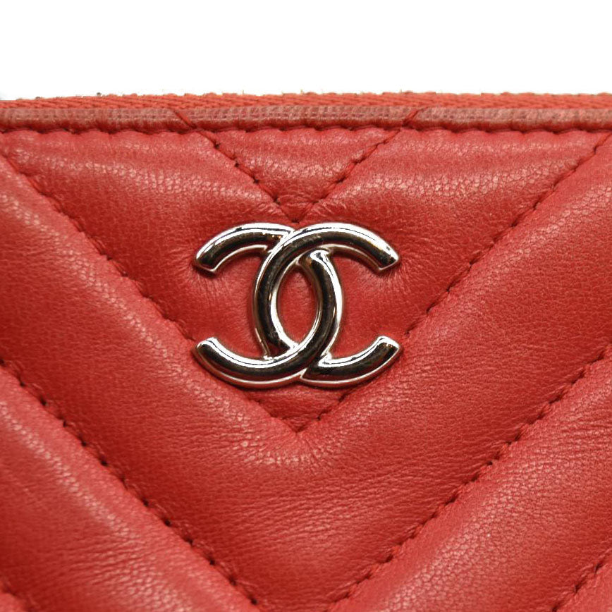 Chanel  Flat Lambskin Chevron Quilted Small Cosmetic Case Red 26*