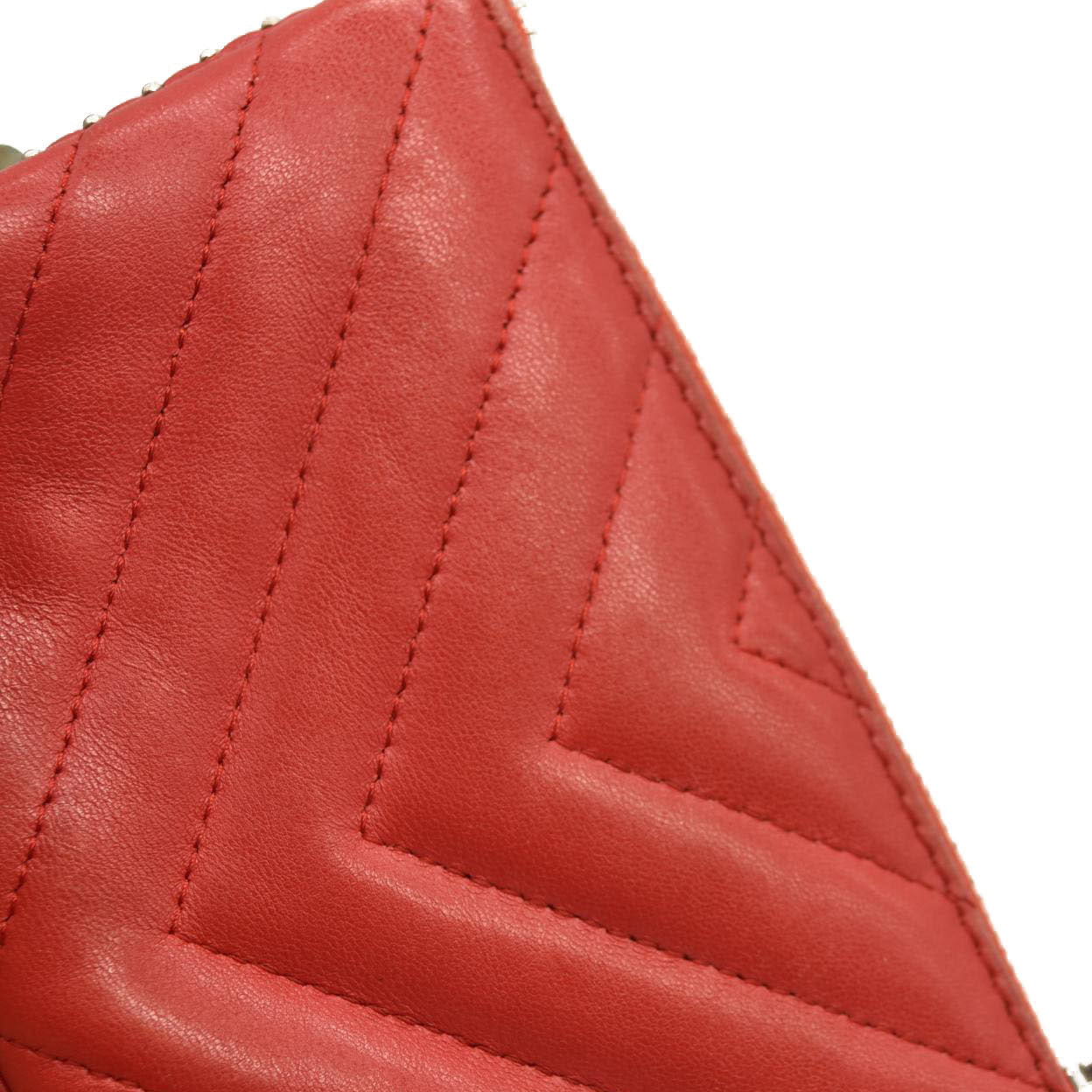 Chanel  Flat Lambskin Chevron Quilted Small Cosmetic Case Red 26*