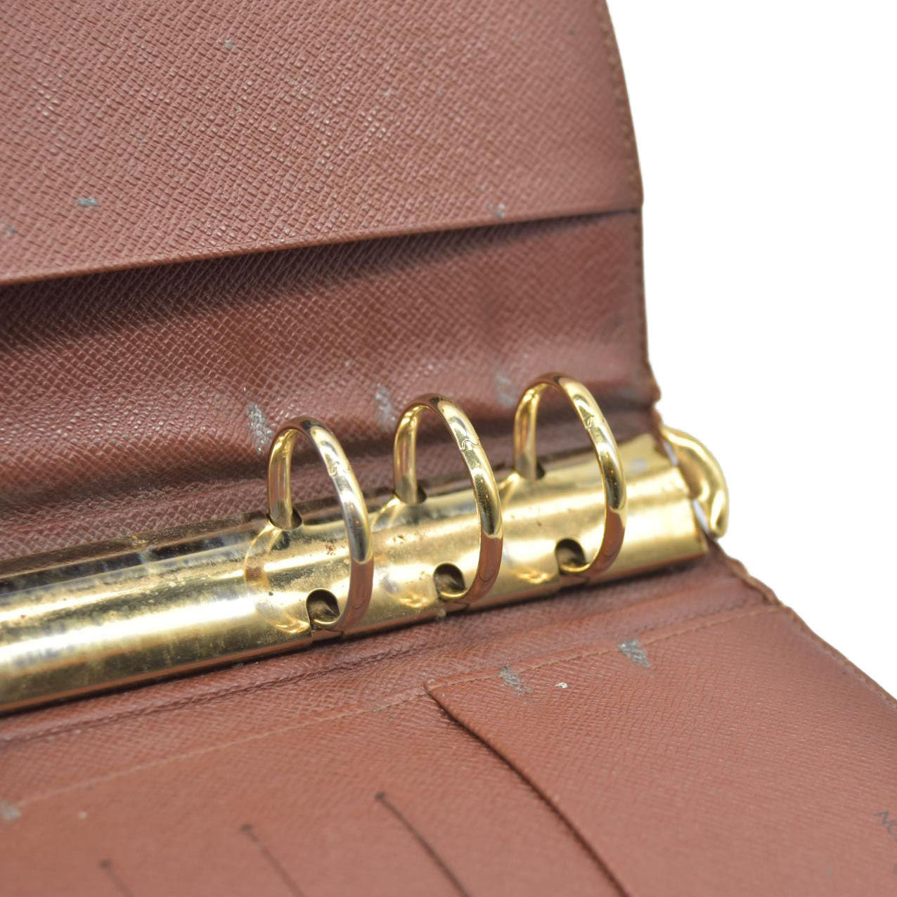 $755 Louis Vuitton  Monogram Medium Ring Agenda Cover