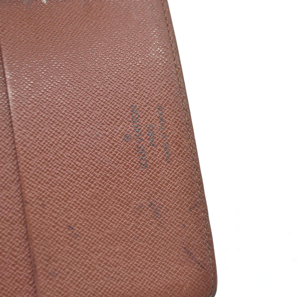 $755 Louis Vuitton  Monogram Medium Ring Agenda Cover