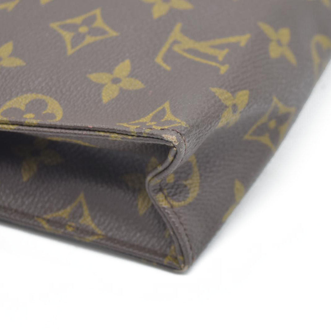 $1120 LOUIS VUITTON Monogram Poche Toilette 26 Pouch
