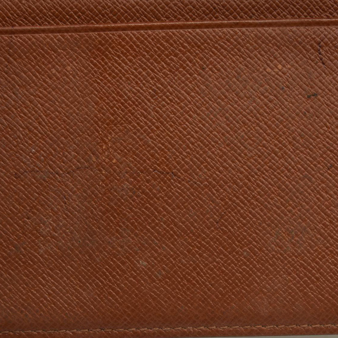 Louis Vuitton  Monogram Passport Cover  MI0936