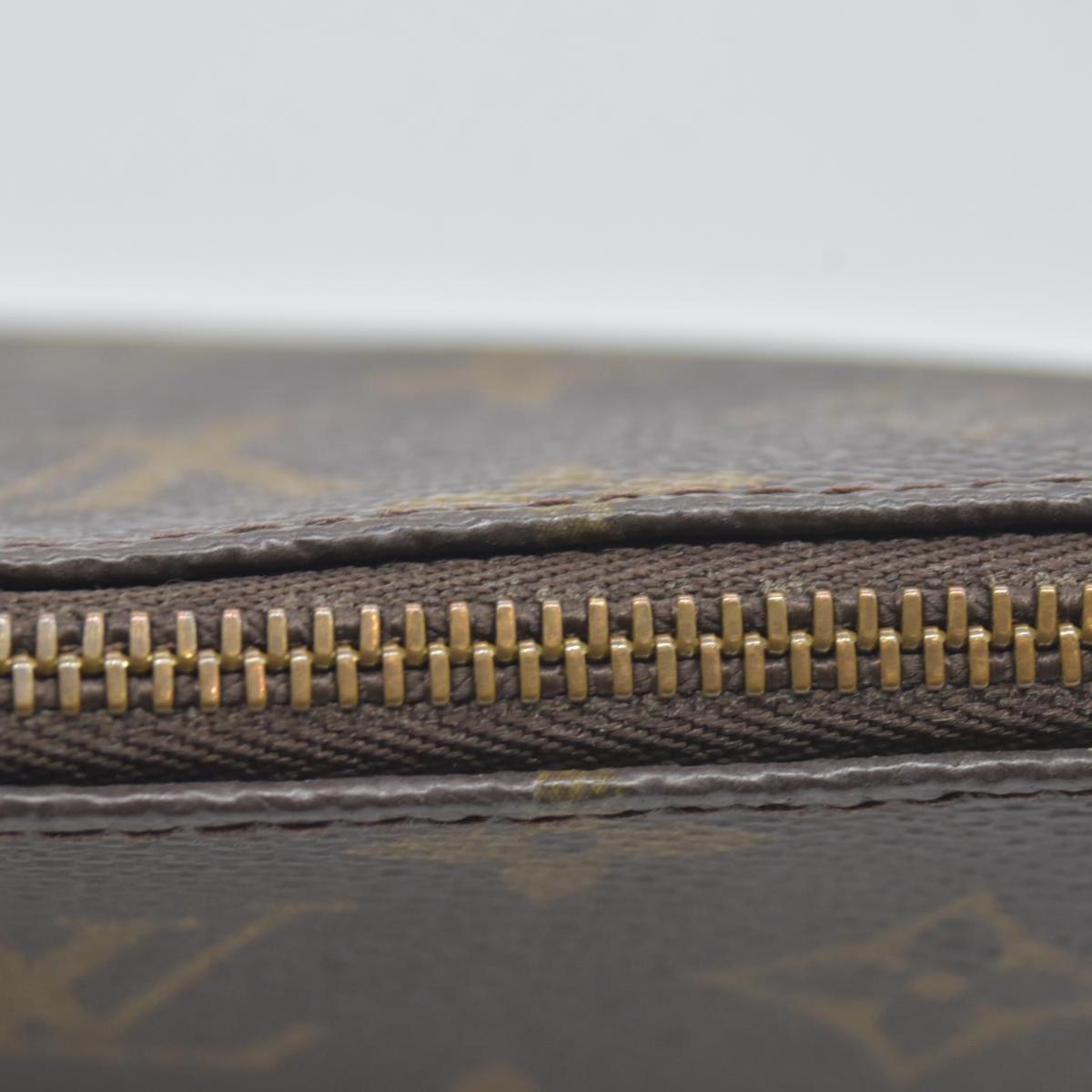 $1290 Louis Vuitton Monogram Pochette Accessories AR1906