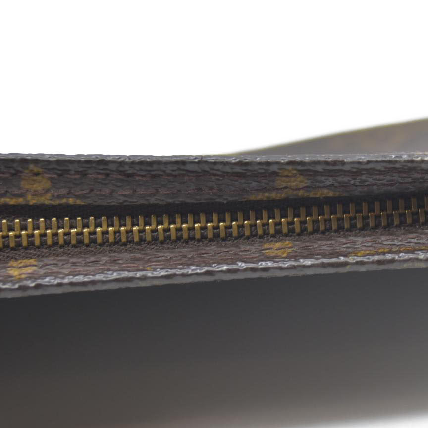 Louis Vuitton Monogram Toiletry Pouch PM AR0929