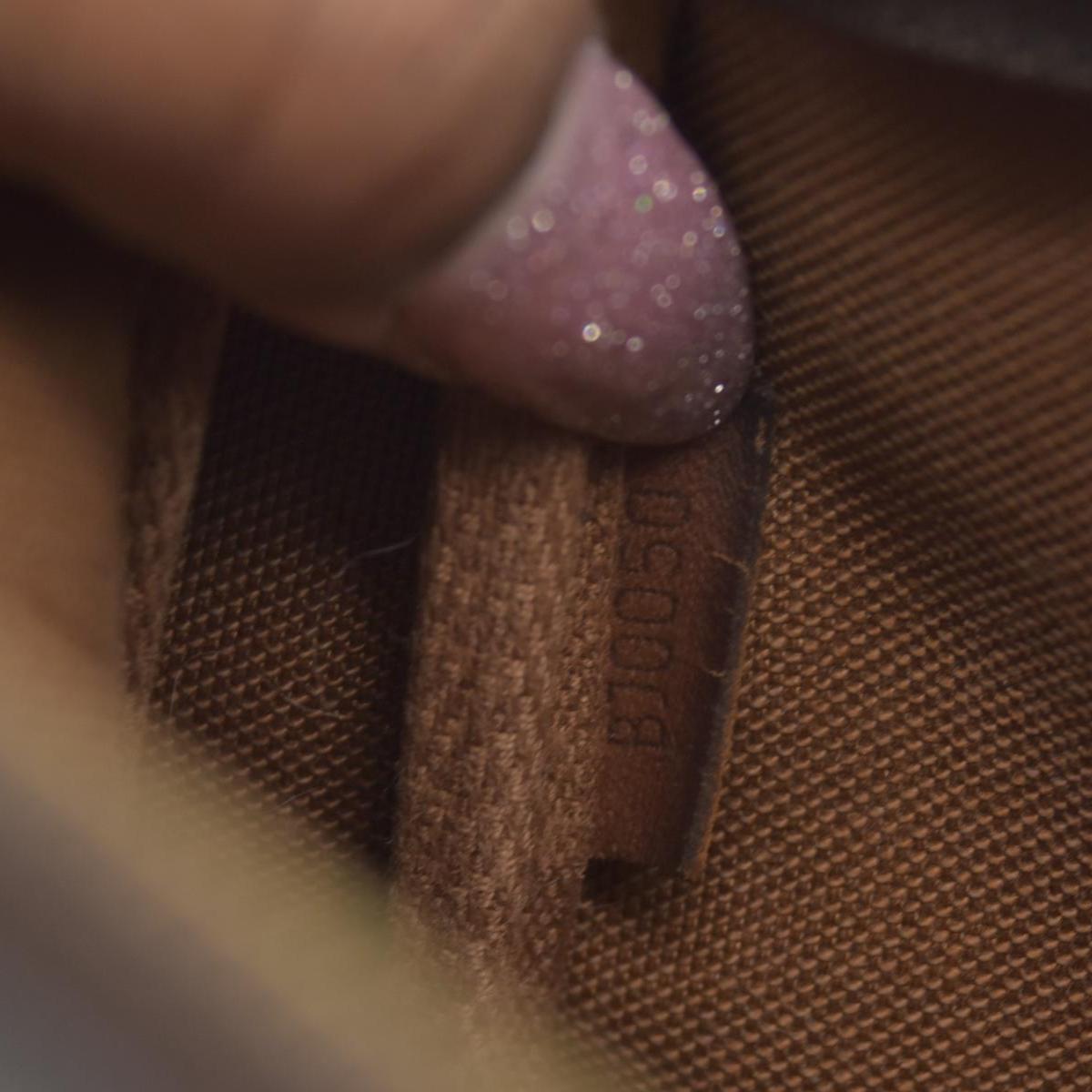 $1290 Louis Vuitton Monogram Pochette Accessories BJ0050