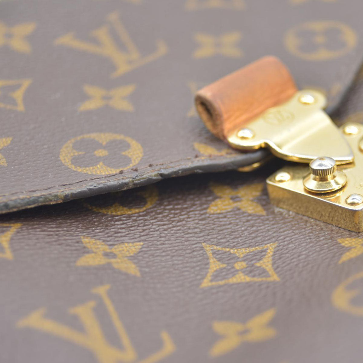 $2760 Louis Vuitton LV Monogram Pochette Métis