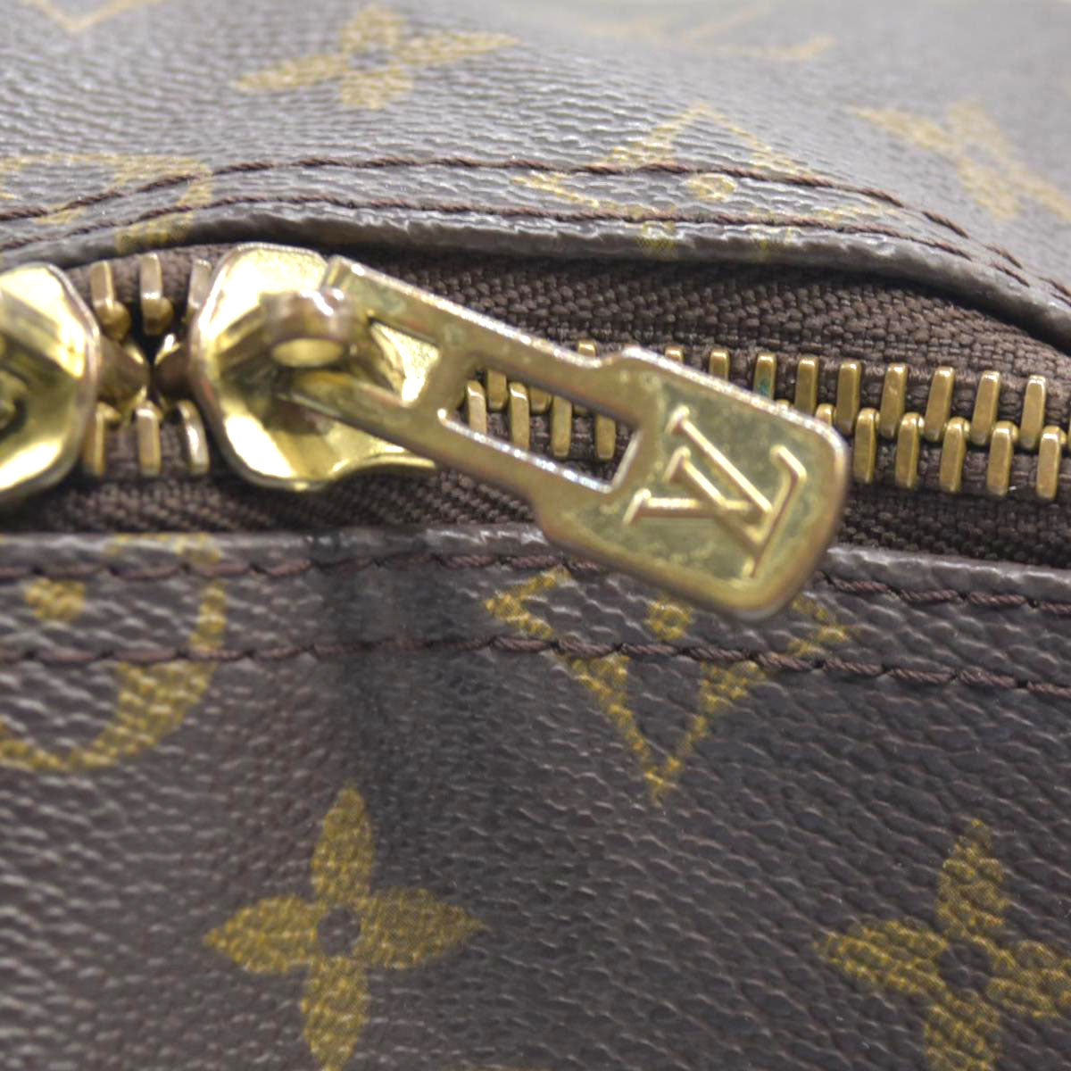 $1440 1993 Louis Vuitton Monogram Keepall 50 SP1913