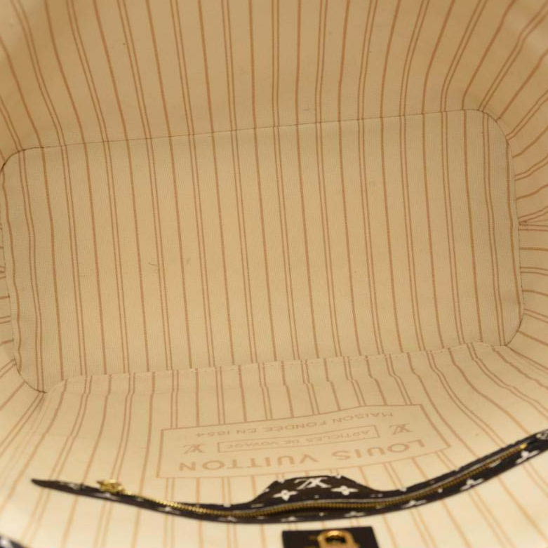 Louis Vuitton Monogram Giant Jungle Neverfull MM Ivory