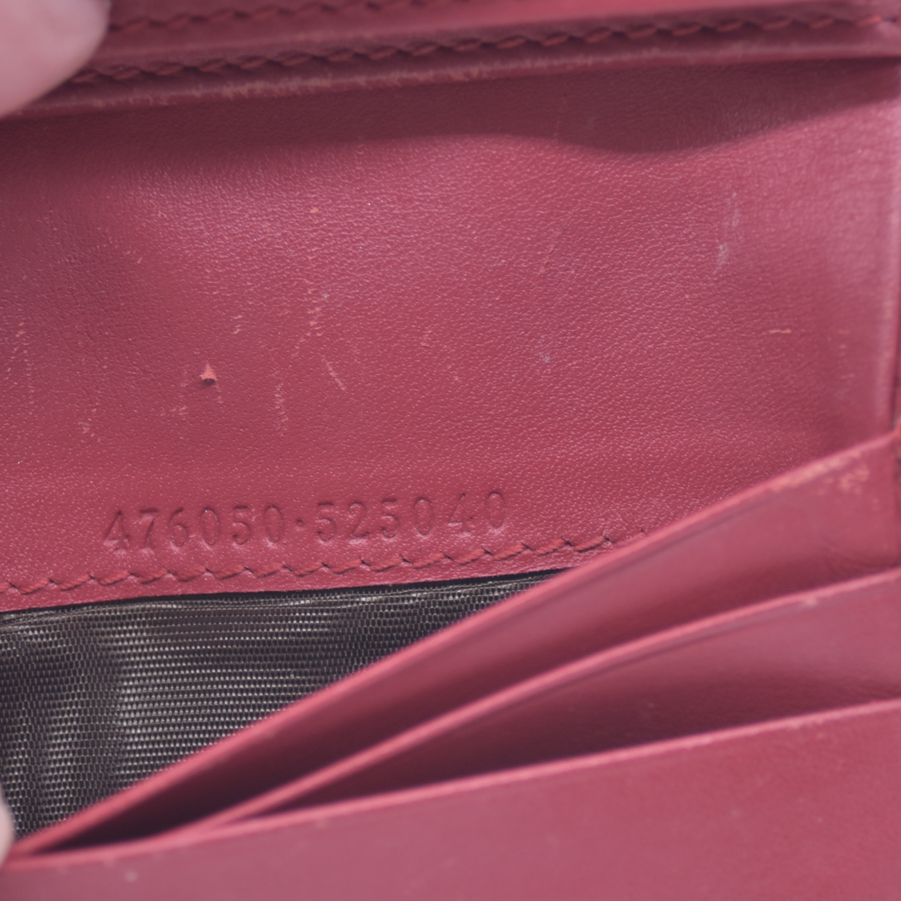 $470 GUCCI GG Supreme Monogram Cherry Embellished Card Case Wallet Hibiscus Red