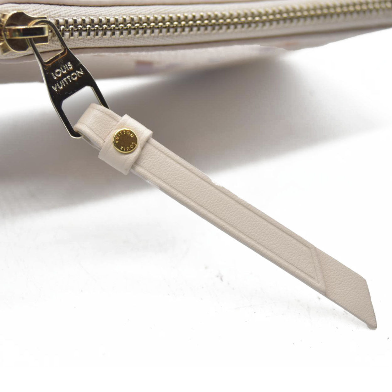 $625 Louis Vuitton  Empreinte Monogram Giant Key Pouch Dream Beige