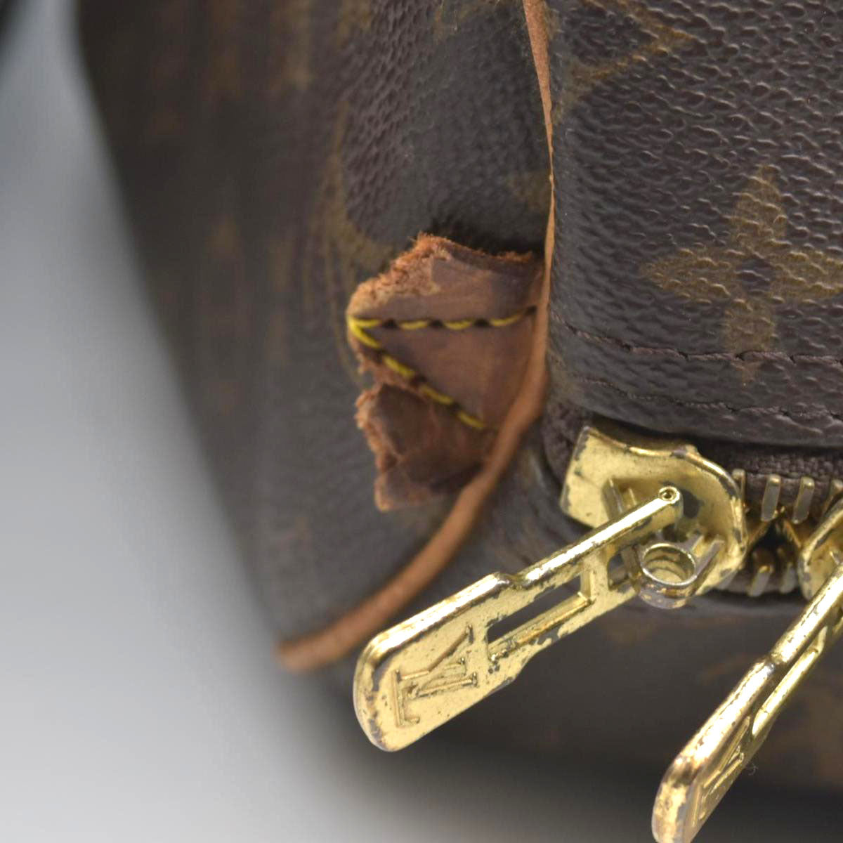 $2170 2002 Louis Vuitton Monogram Keepall 55 MI9002