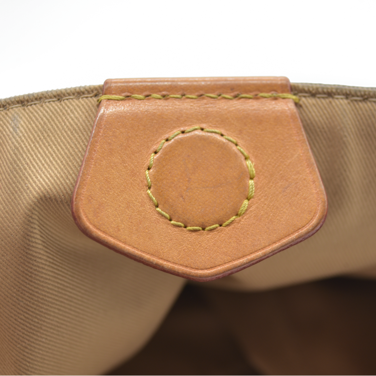 AUCTION $2120 Louis Vuitton  Monogram Graceful MM TX0159