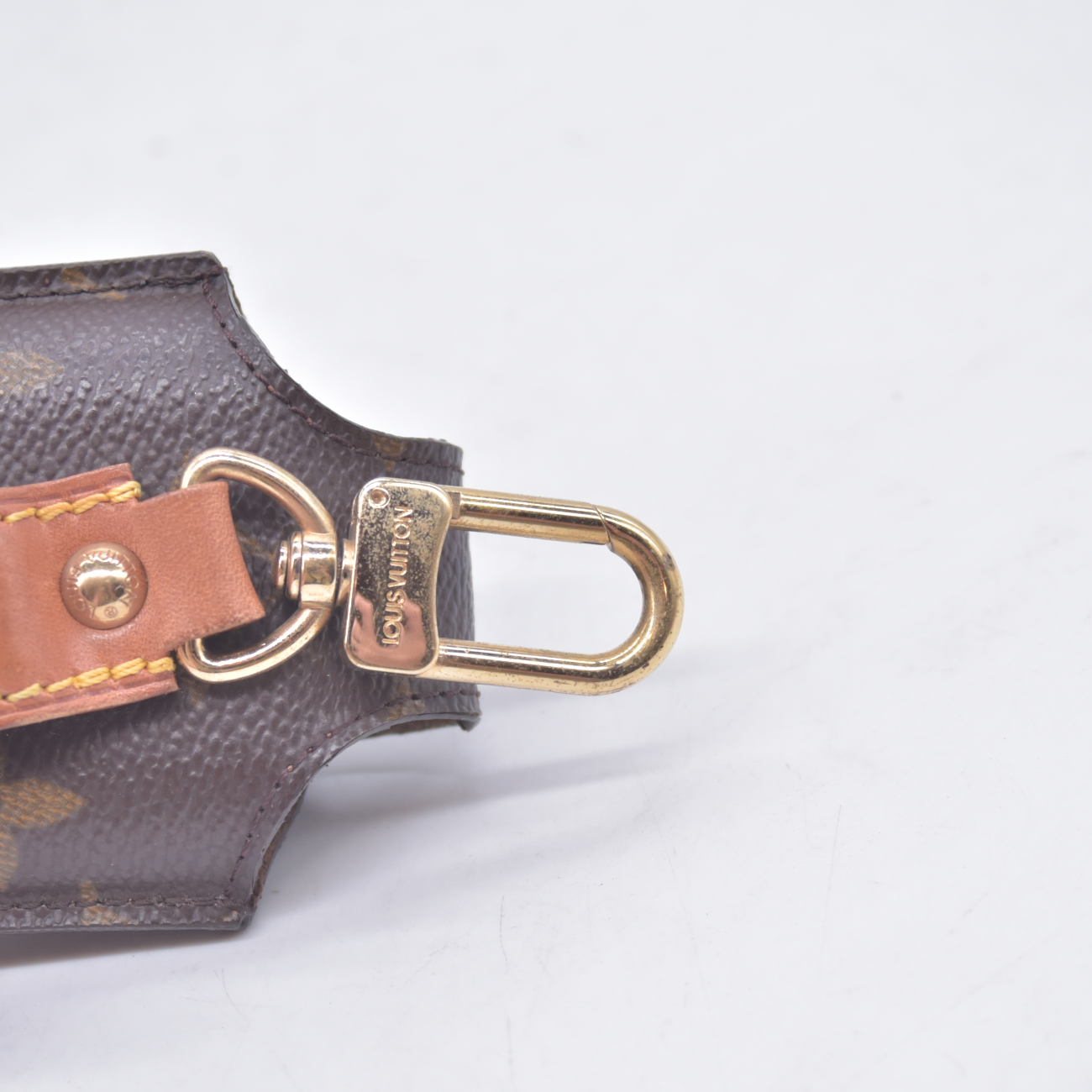 Louis Vuitton Etui Telephone International Monogram Phone Case Brown