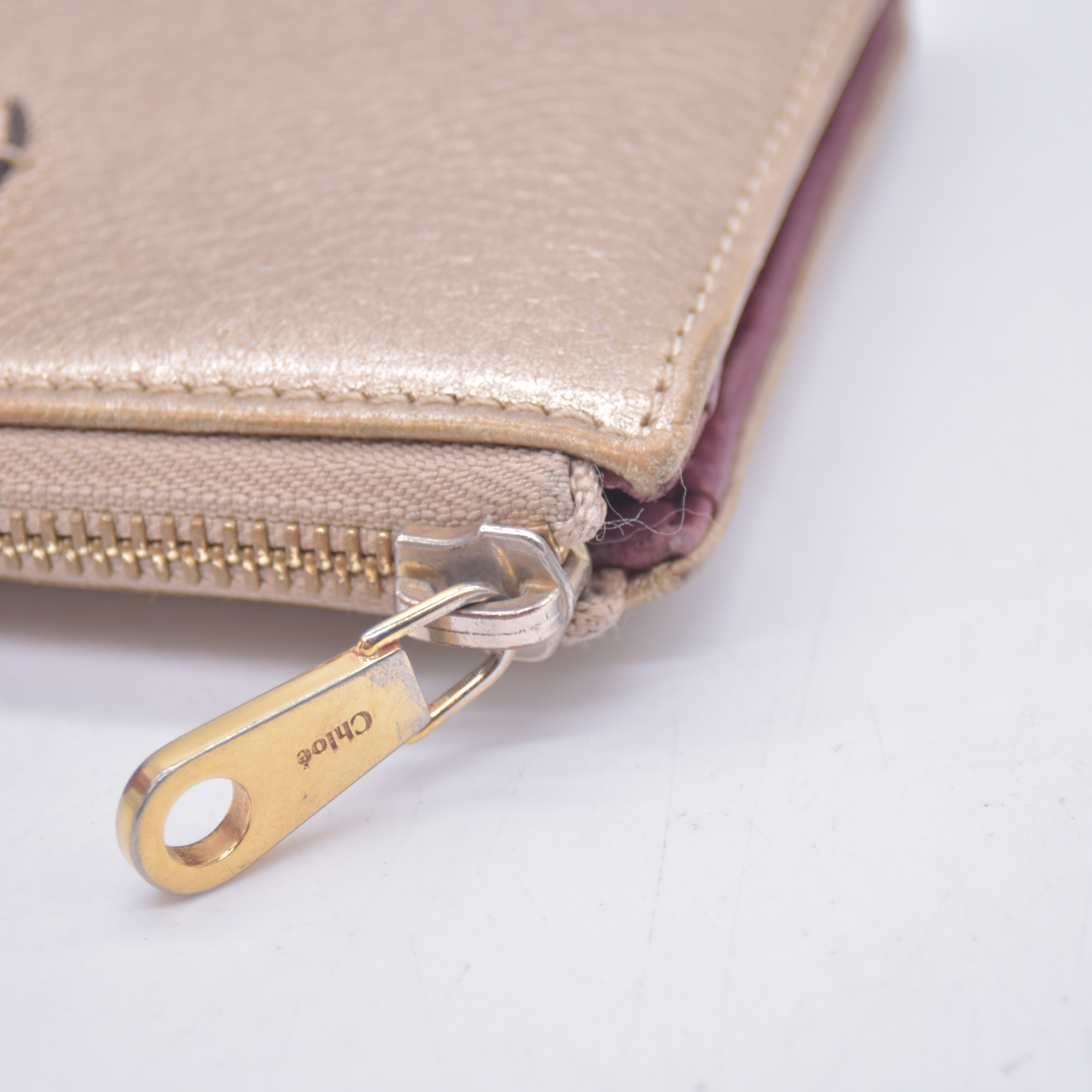 $550 Chloe Bobbie Bow Zip Around Gold Leather Wallet