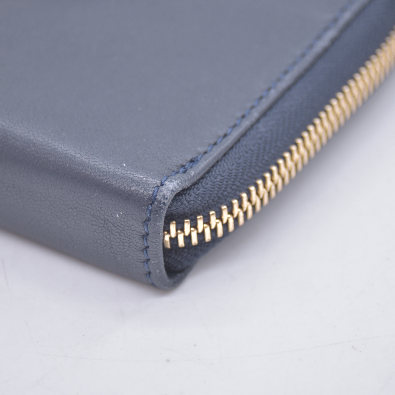 $550 Chloe Blue Leather Bow Bobbie Zippy Long Wallet