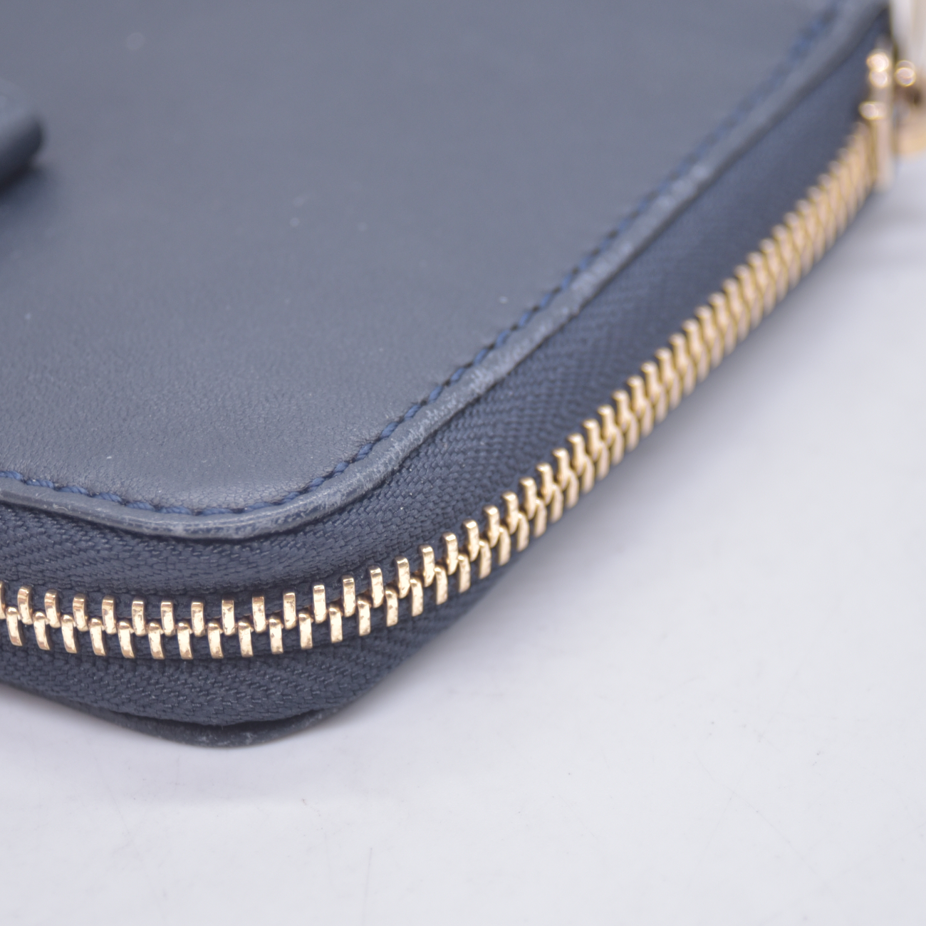 $550 Chloe Blue Leather Bow Bobbie Zippy Long Wallet