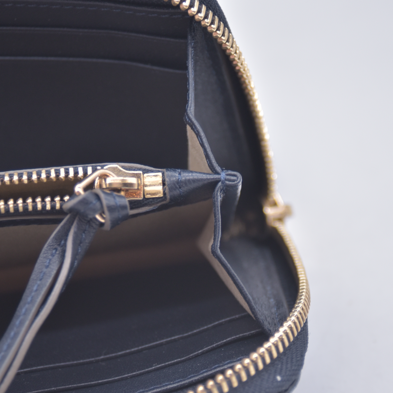 $550 Chloe Blue Leather Bow Bobbie Zippy Long Wallet