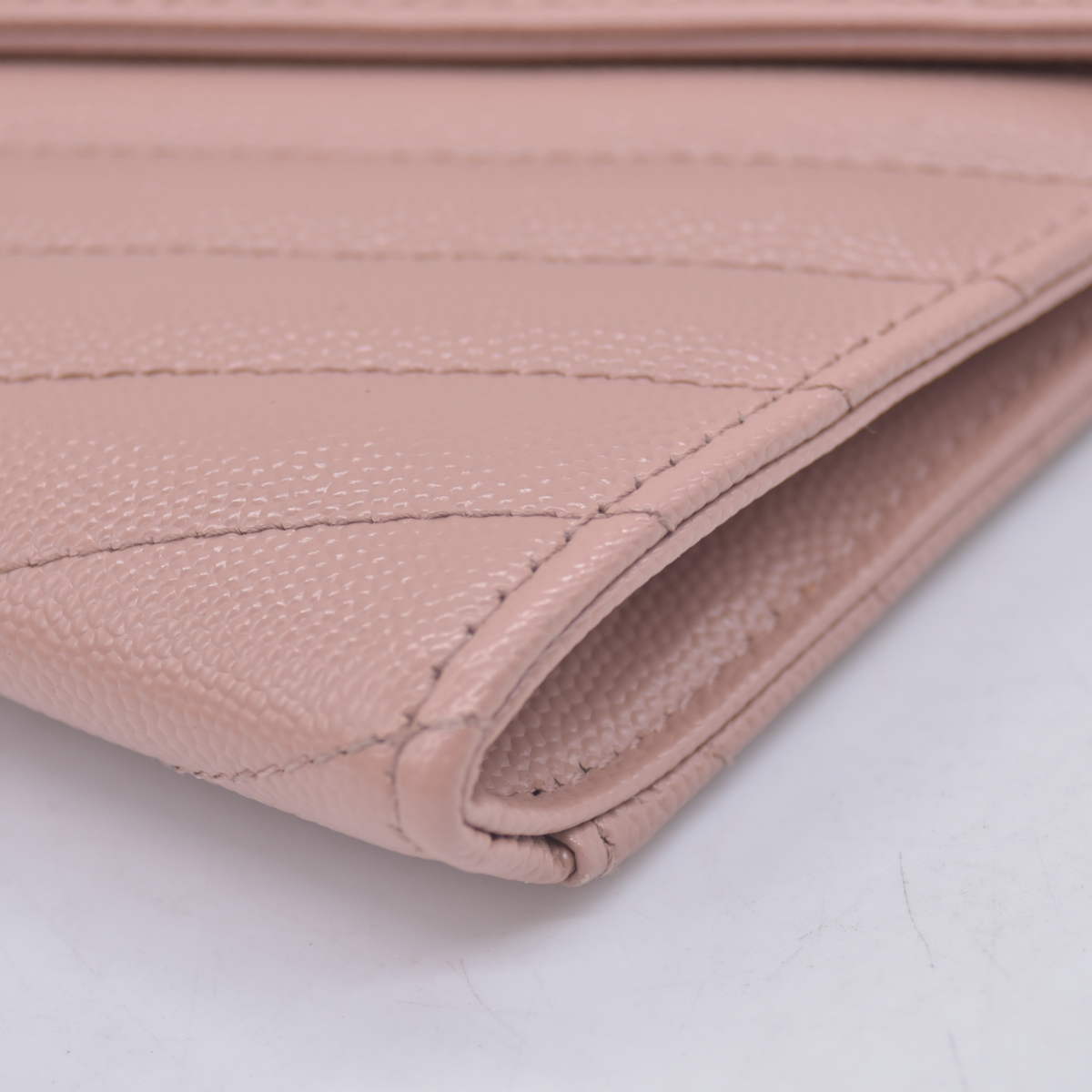 $850 2022 Saint Laurent Grain De Poudre Matelasse Chevron Monogram Envelope Clutch
