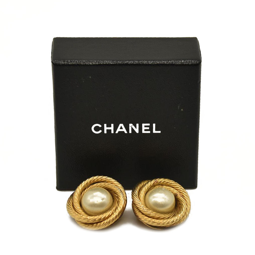 CHANEL Clip-on Earring Gold Tone CC