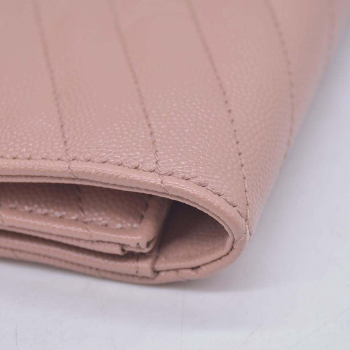 $850 2022 Saint Laurent Grain De Poudre Matelasse Chevron Monogram Envelope Clutch