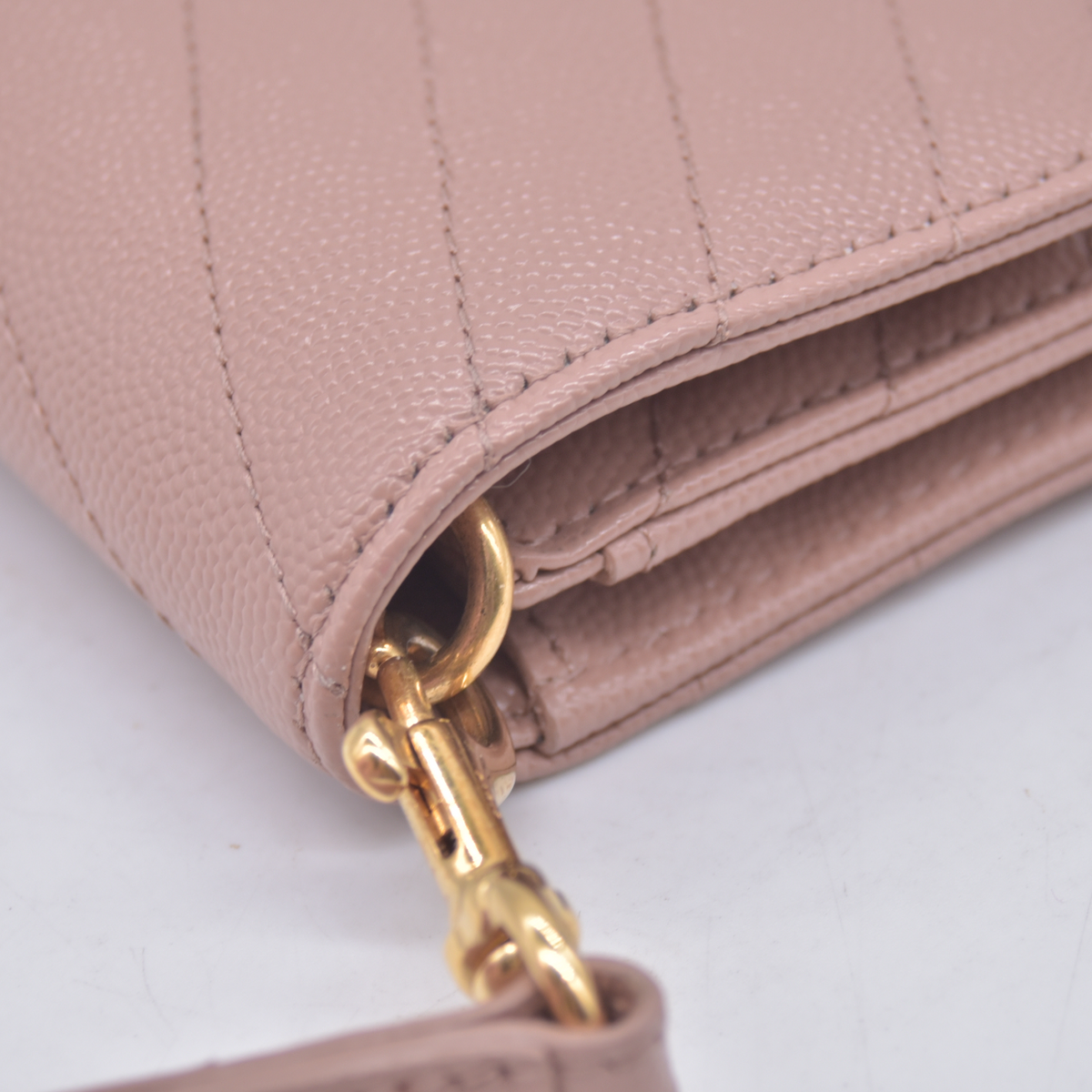 $850 2022 Saint Laurent Grain De Poudre Matelasse Chevron Monogram Envelope Clutch