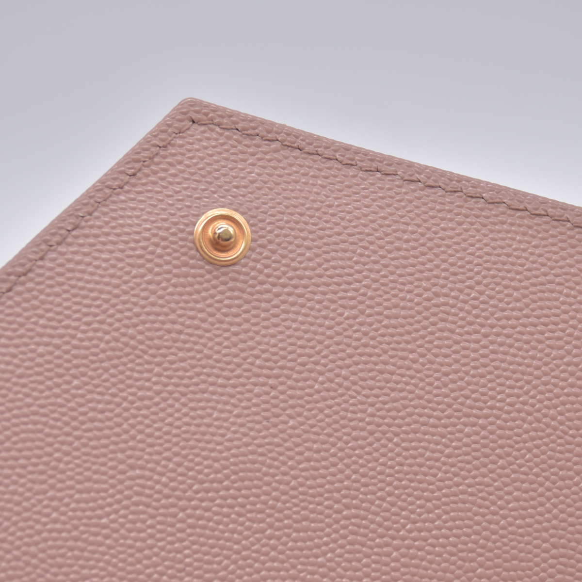 $850 2022 Saint Laurent Grain De Poudre Matelasse Chevron Monogram Envelope Clutch