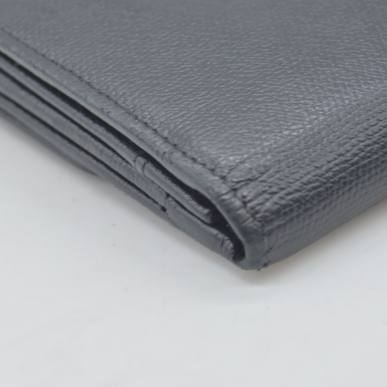 $925 2005 Chanel Grained Calfskin CC Button Long Wallet Black