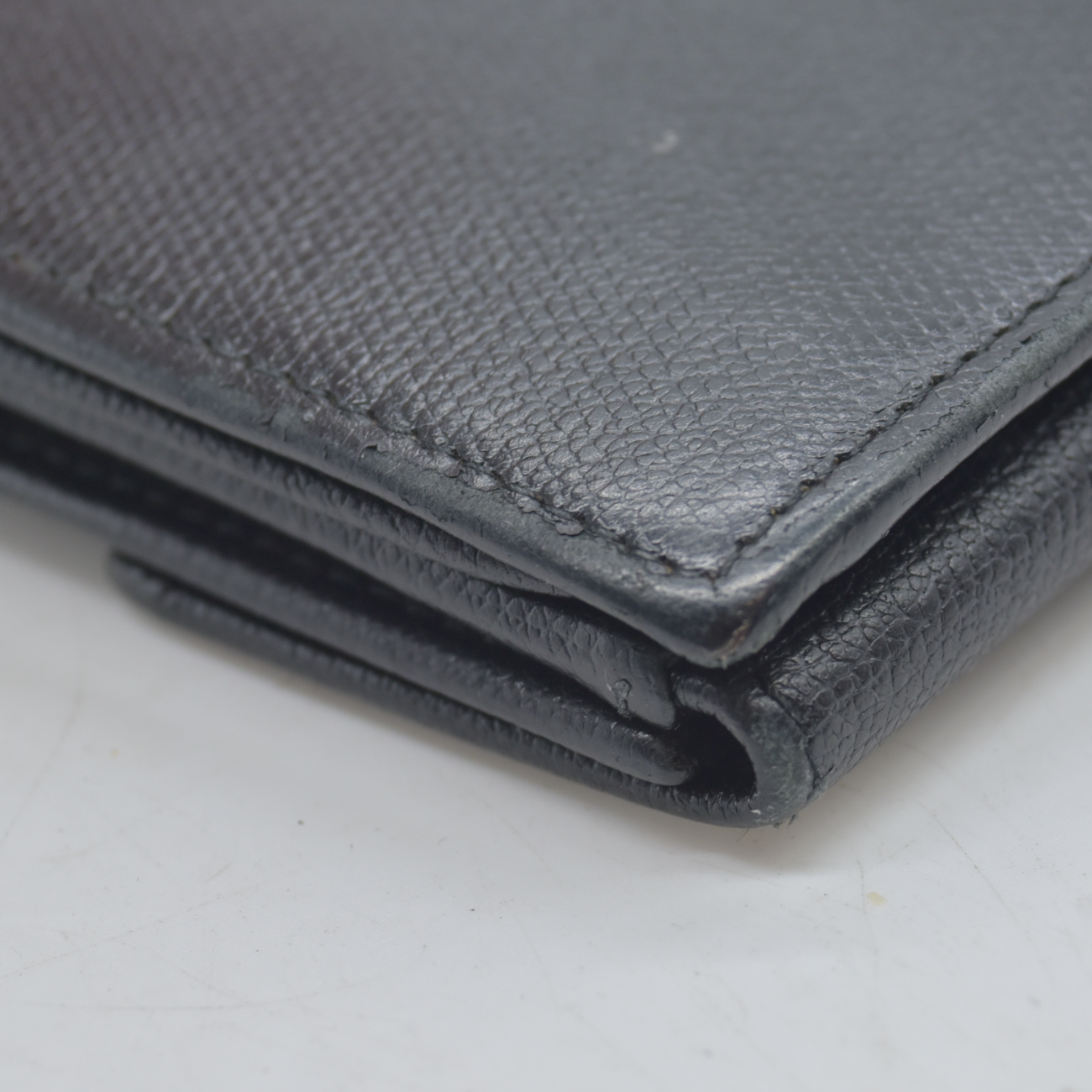 $925 2005 Chanel Grained Calfskin CC Button Long Wallet Black