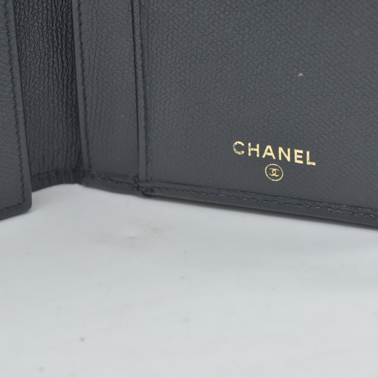 $925 2005 Chanel Grained Calfskin CC Button Long Wallet Black