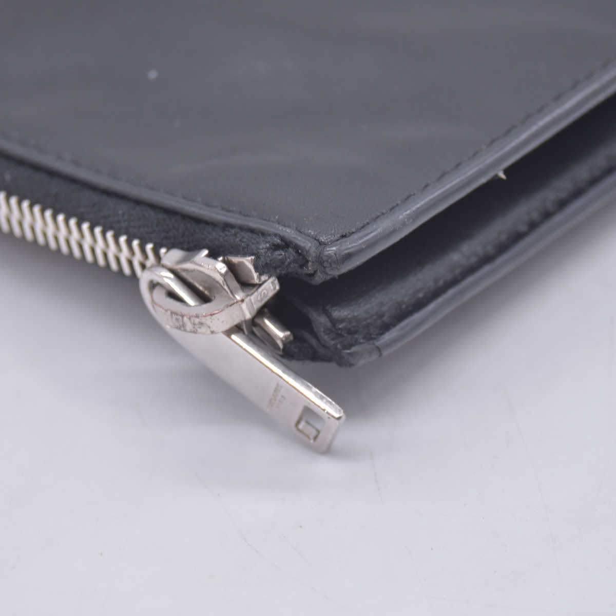 $1000 2018 Saint Laurent Monogram Clutch Leather Portfolio 10020867