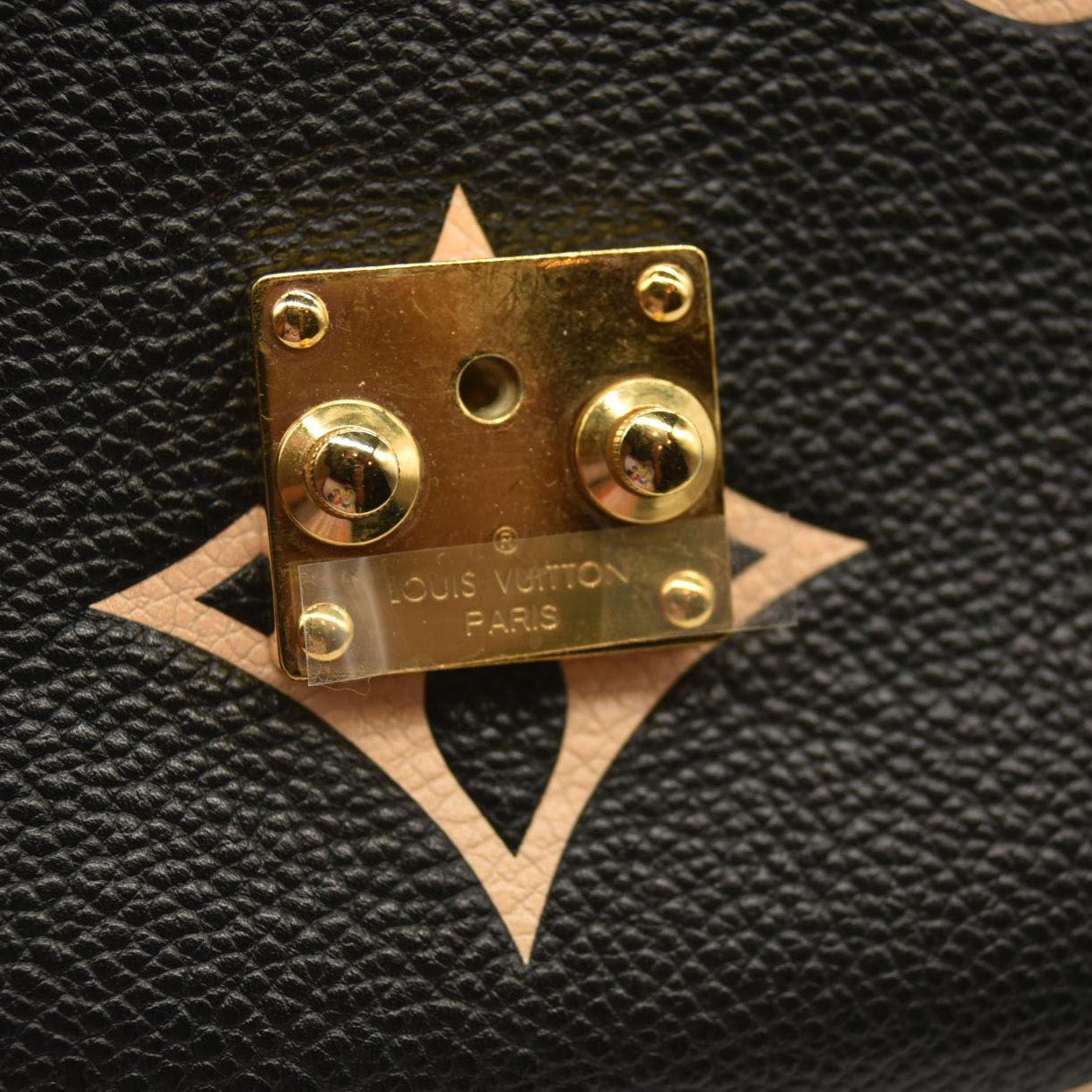 LOUIS VUITTON  Empreinte Monogram Giant Pochette Metis Black Beige