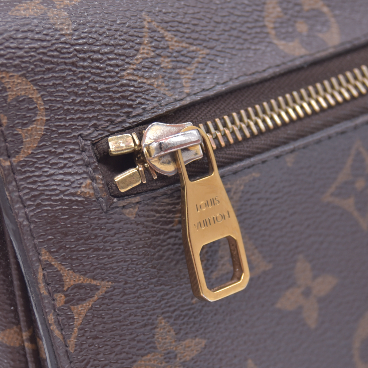 $2840 2019 Louis Vuitton Monogram Pochette Metis 10020869