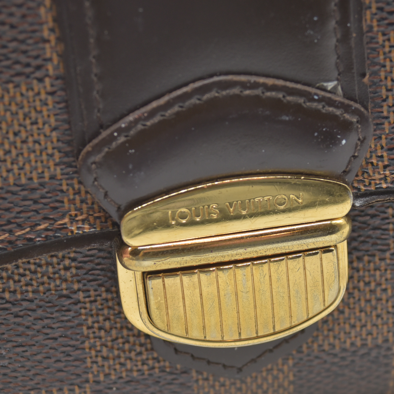 $940 2011 Louis Vuitton Damier Ebene Sistina Wallet CA3191