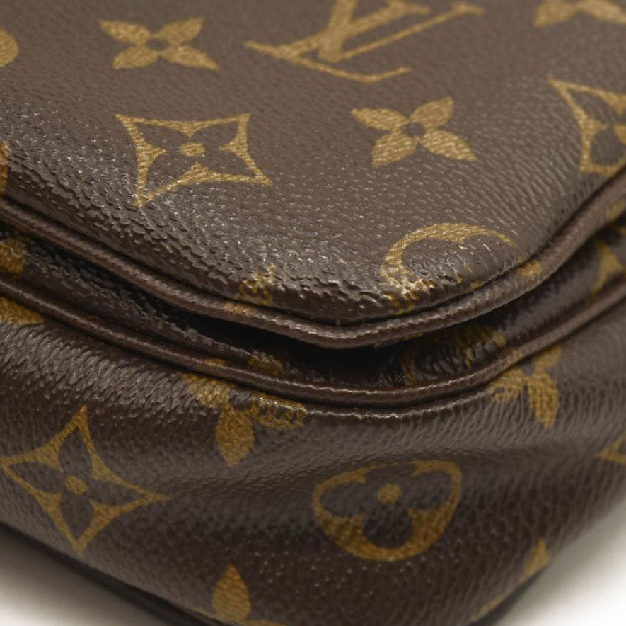 LOUIS VUITTON Monogram Pochette Metis DR3184