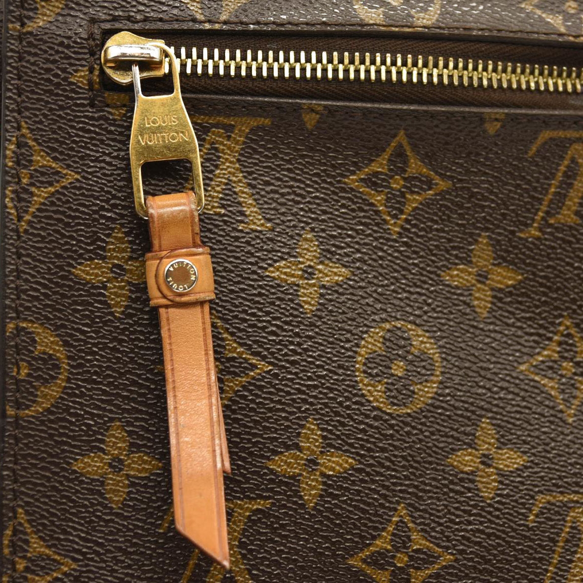 LOUIS VUITTON Monogram Pochette Metis DR3184